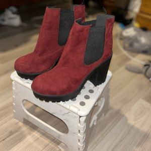 Divided H & M Red Black Ankle Boots
